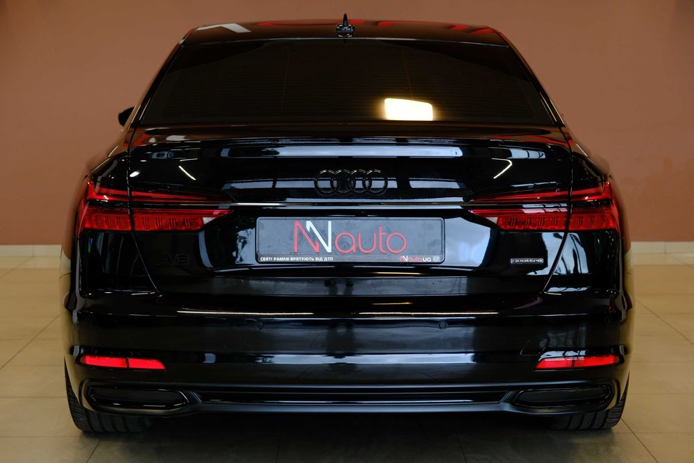 Audi A6 2021 чорна