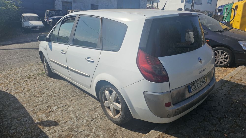 Renault Scenic II 7 lugares avariada para peças ou reparação — photo 2