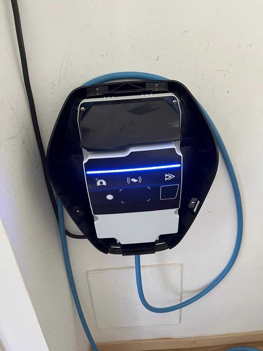 Carregador BMW i Wallbox Gen 2 – original (usado, ótimo estado)