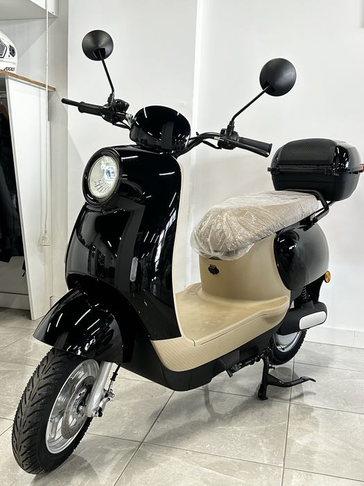 Mota Elétrica Brisa Estilo Vespa s/ Carta - Bateria Lítio 60v ALTA PERFOMANCE