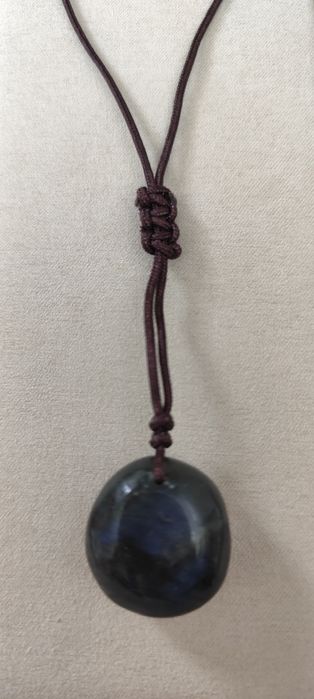 Colar com pendente em Labradorita