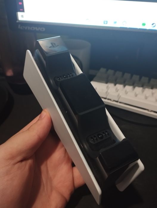 ładowarka do padów do PlayStation 5