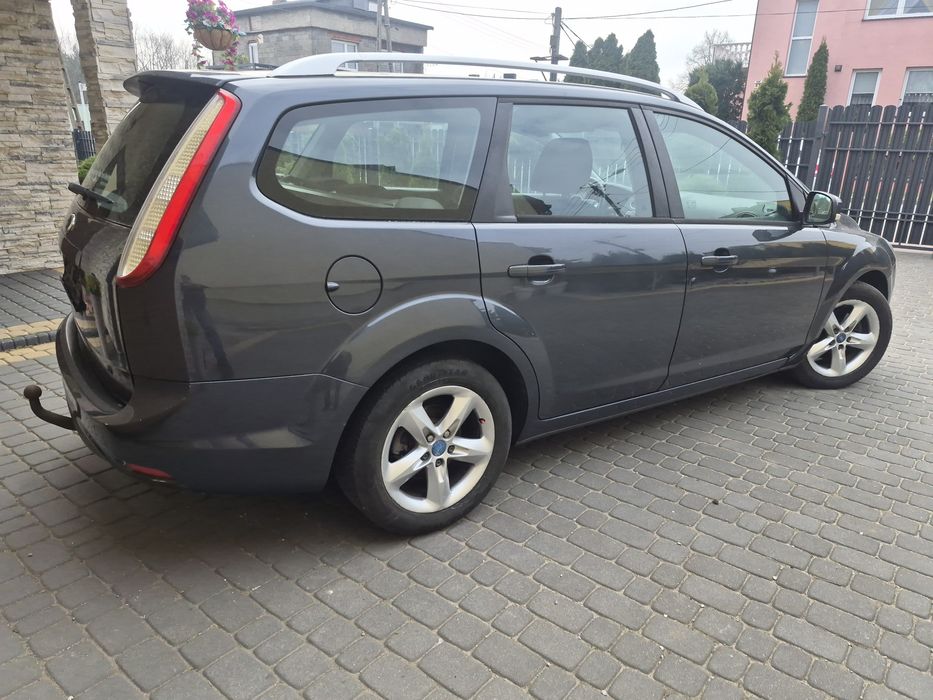 Focus lift 1,6 benzyna 2010r