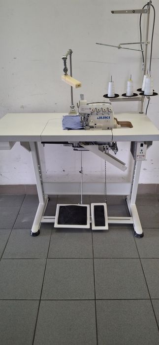 Overlock JUKI MO 6714S- maszyna szwalnicza, owerlok,230V.