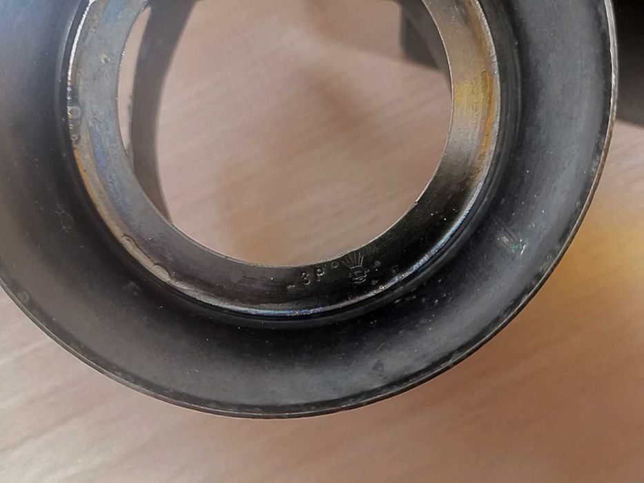 Podstakannik z filigranowymi aplikacjami