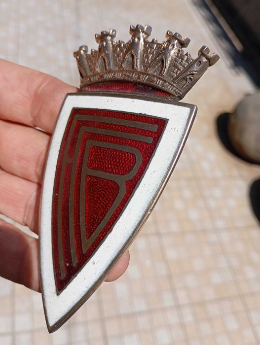 Antigo Emblema em Latão e Esmaltado Futebol Clube Barreirense para Grelha Frontal de Carro