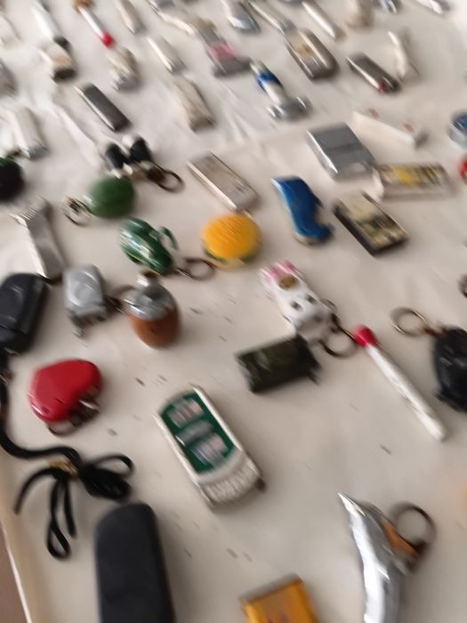 84 isqueiros para colecionadores  muito  antigos
