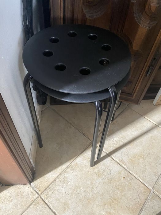 2 bancos ikea novos - Desocupar