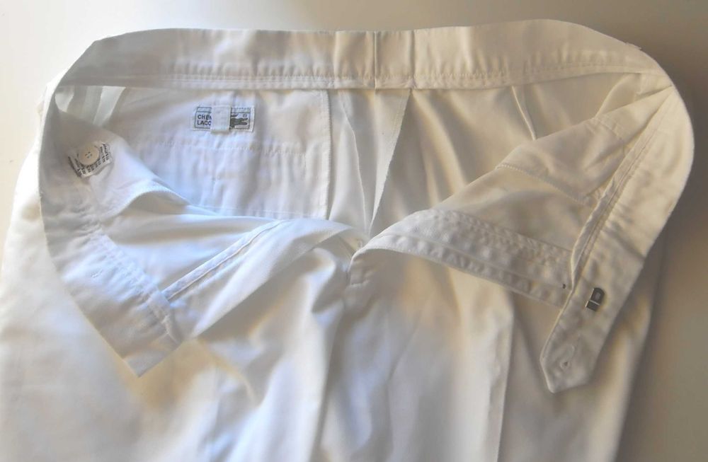 OPORTUNIDADE: Calça de homem, NOVA, clássica, cor branca LACOSTE 44FR