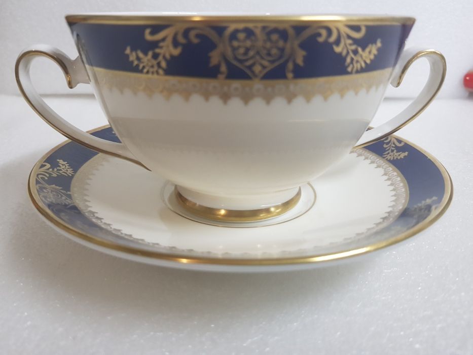 Serviço de jantar da Royal  Grafton Inglês    com 79  peças