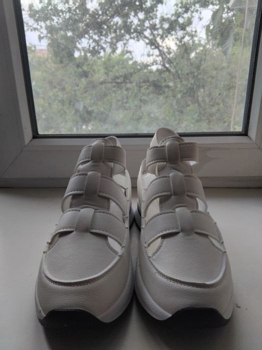 Кроссовки-босоножки новые 41р 26см стелька