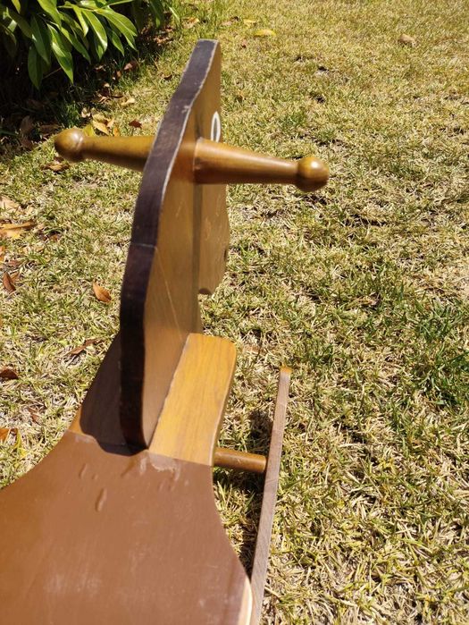 Cavalinho baloiço de madeira