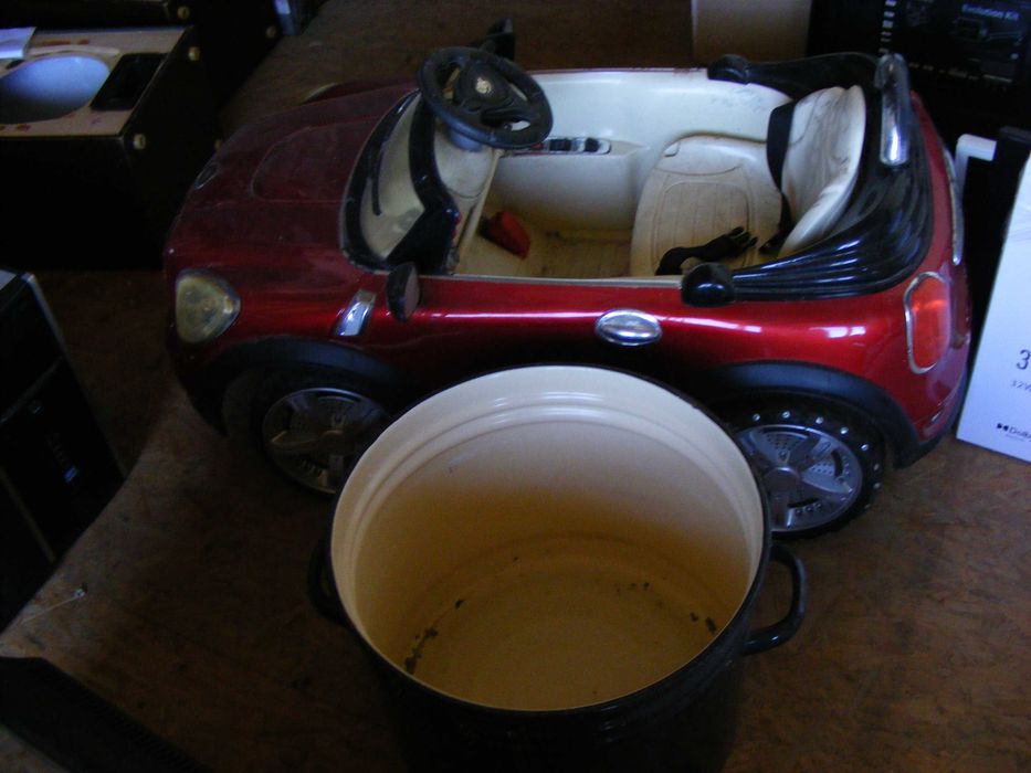 Дитяча  іграшкова машинка на аккумуляторах