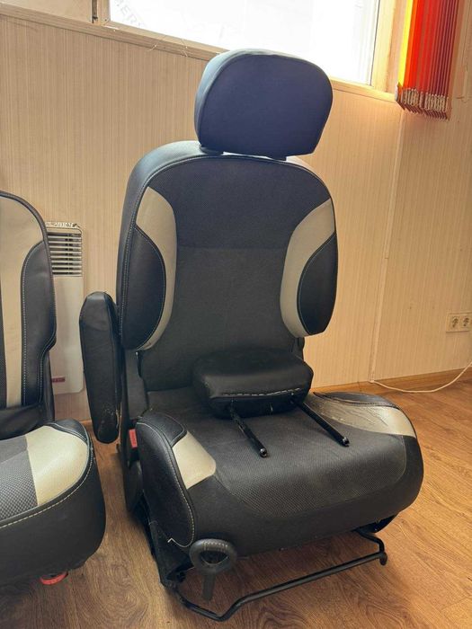 Сидіння водія на Peugeot Partner B9