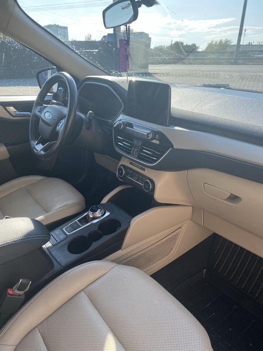 Ford Escape автомобіль
