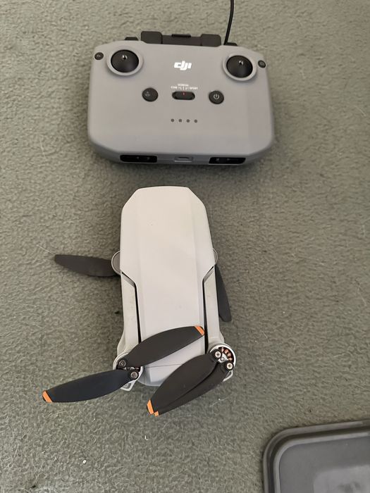 Dron DJI mini 4 k super stan