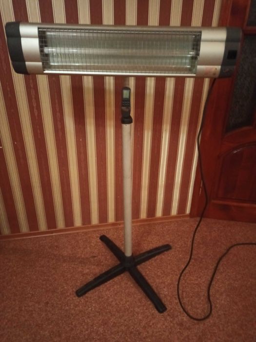 обогреватель УФО 2.5 Квт с ДУ и телескопической ножкой  турция