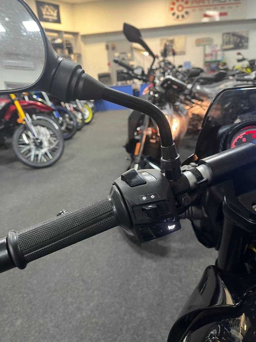 Мотоцикл BAJAJ Pulsar 180