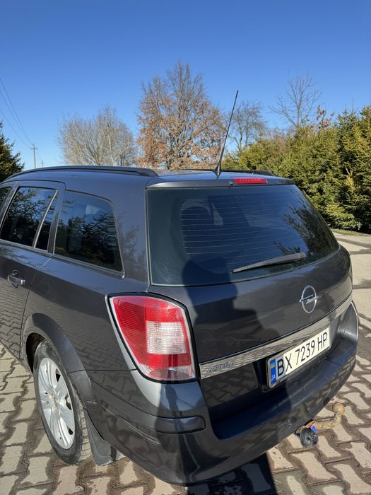 Продам Опель астра Н 1.6 газ-бензин 2011р.в  5500$
