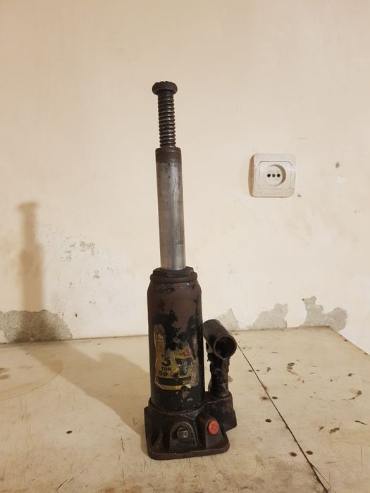 Домкрат гідравлічний 3т.