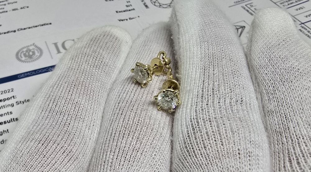 Золотые серёжки с бриллиантами 1.02 карат