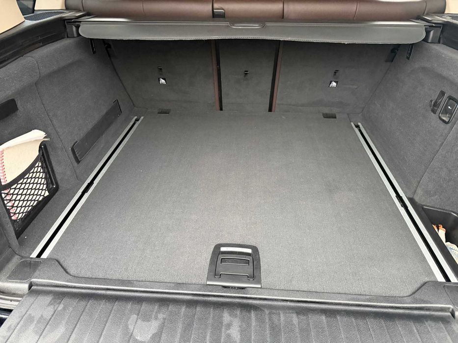 Автомобиль BMW X5