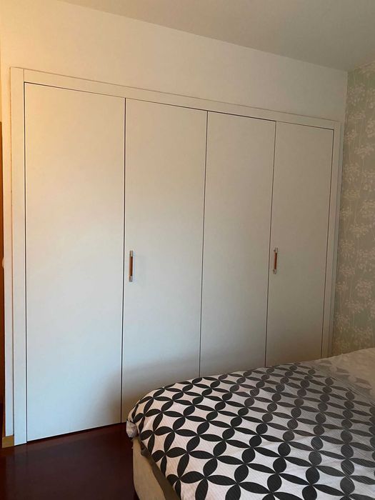 Apartamento T1 com garagem e mobilado