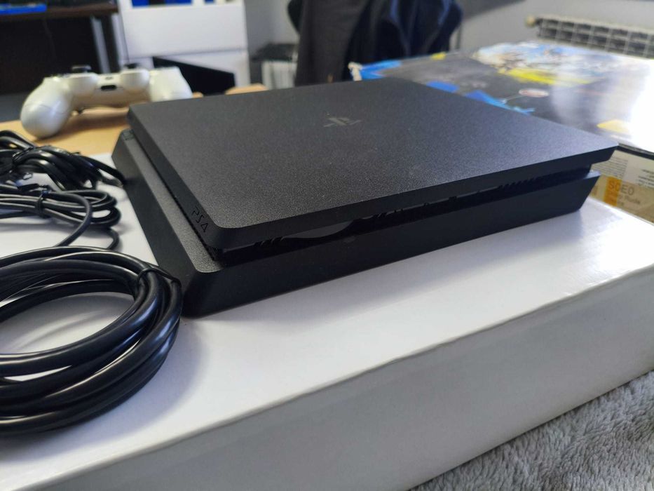 Konsola Playstation 4 PS4, 1TB, Używana