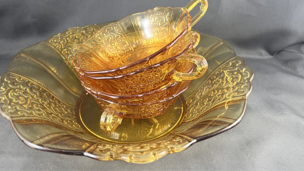 Miska i 4 salaterki miodowe szklo