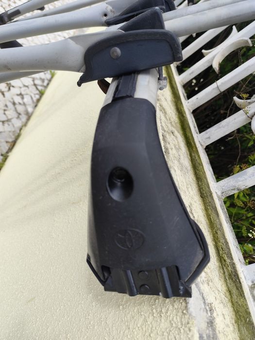 Barras tejadilho originais Toyota mais 2 suporte para bicicleta