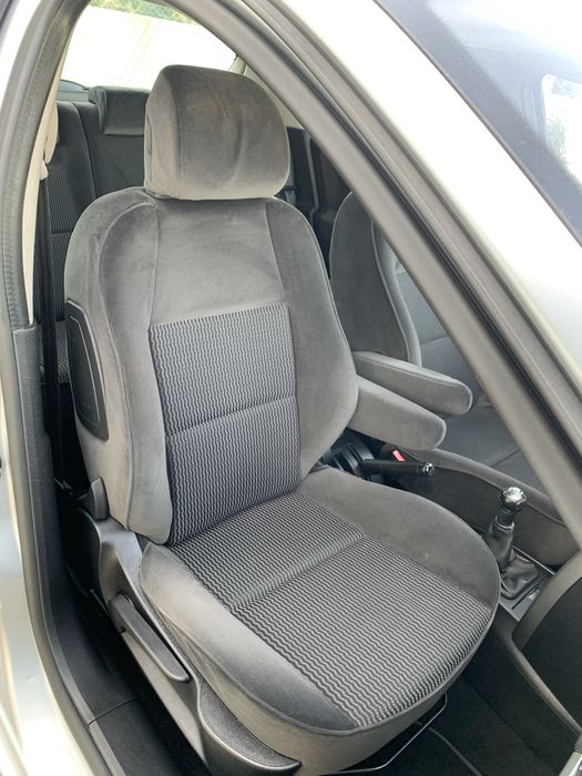 Peugeot 207 // AC// ISOFIX // 184 mkms