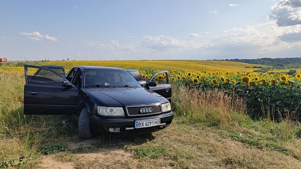 Автомобіль audi 100 c4