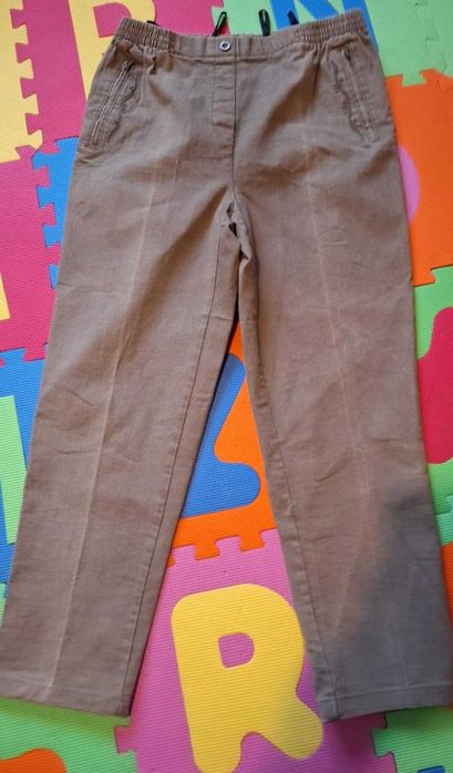 Jeans damski w gumę