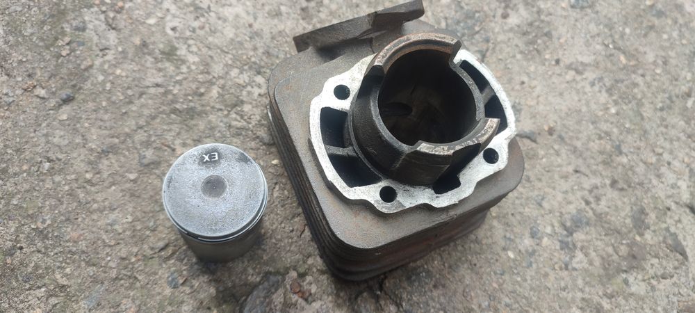 Цилиндр и поршень 50куб Honda Dio