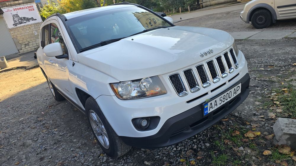 продам автомобіль Jeep