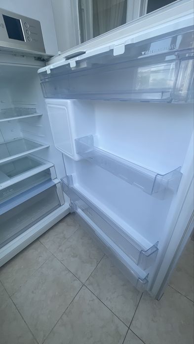 Geladeira LG Frost Free com Dispenser de Água – Excelente Estado