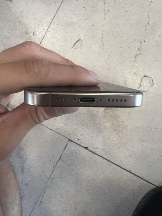 iPhone 16 pro  128 gb