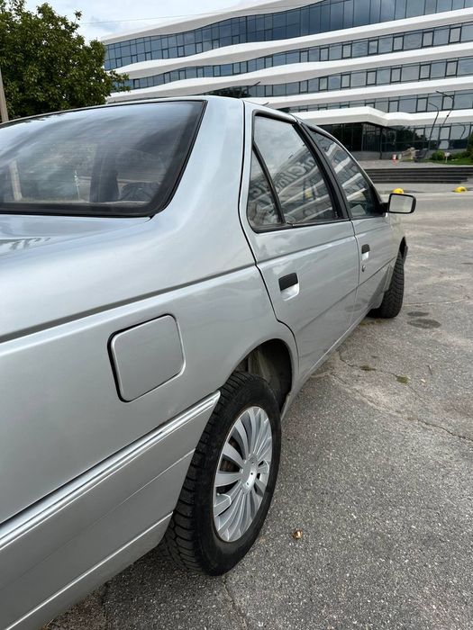 Продам автомобиль Пежо 405