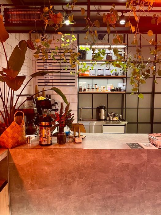 ТЕРМІНОВИЙ ПРОДАЖ!!! Кавярня+приміщення під кухню+генератор.