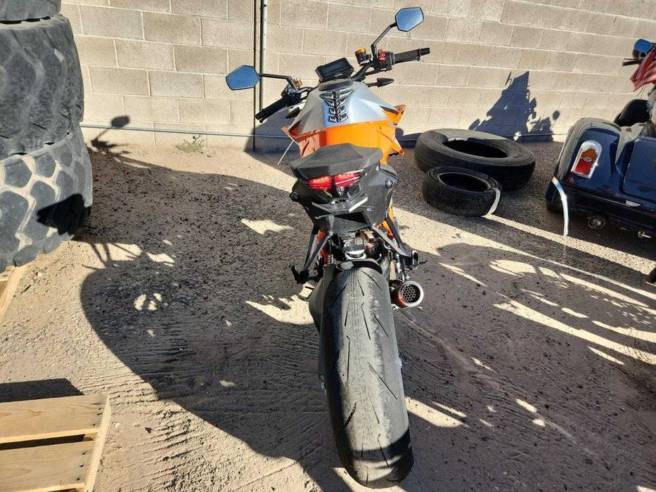 KTM 1290 SUPER DUKE R 2022