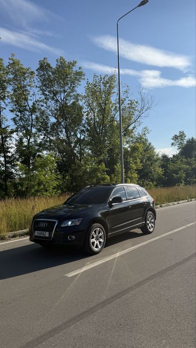 Продам Audi Q5 2012