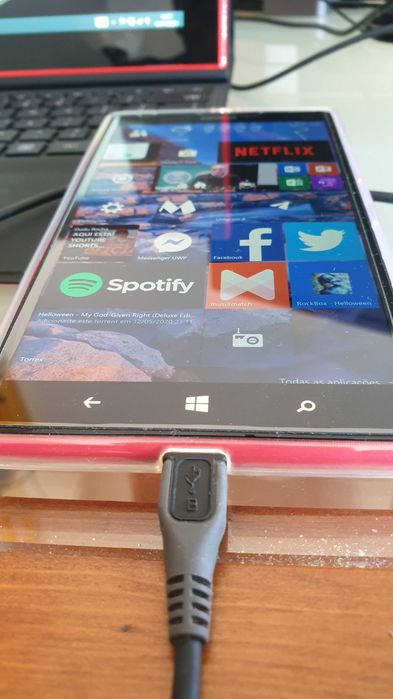 Nokia Lumia 1520 vermelho