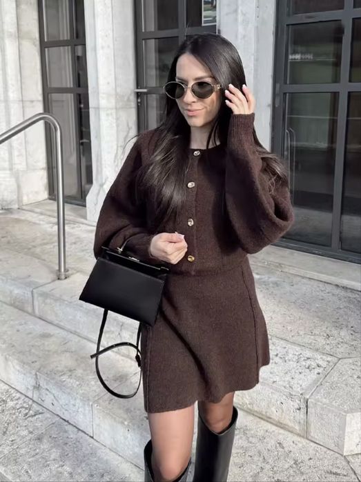 Костюм коричневий