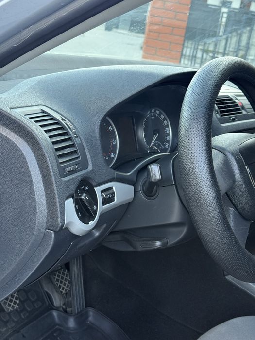 Продам шкода октавия 1.8