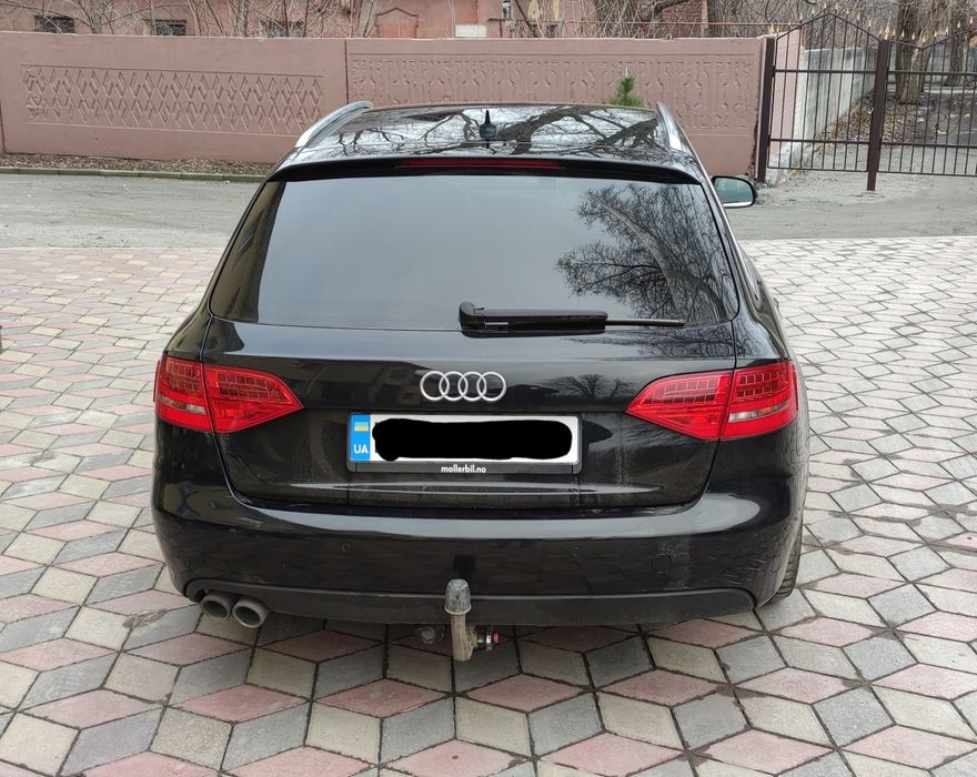 Audi A4 b8 TDI 2.0 S-line  (143 к.с.) 2009 р