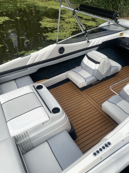 Łódź motorowa Bayliner Capri 2050