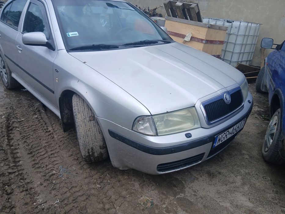 Skoda Octavia 1 Elegance LF7T lifftback maska pokrywa silnika klapa bagażnika zderzak lampa reflektor pas przedni stop lampy halogeny przeciwmgłowe odblaski grill atrapa znaczek błotnik błotniki drzwi