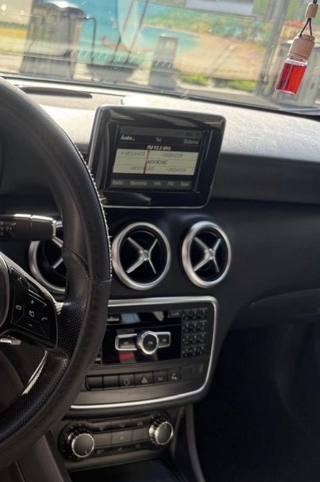 Ecrã original Mercedes