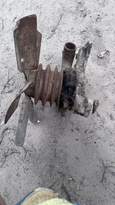 Водяна помпа ЗІЛ
