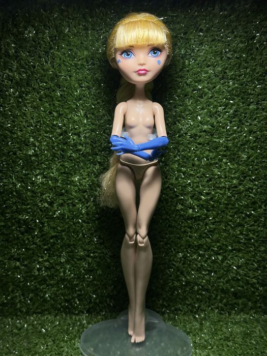 Thronecoming Blondie Lockes  Ever After High